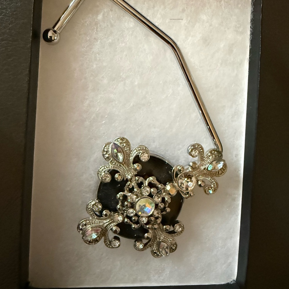 Crystal Floral Silver Handbag Hanger — Silver/Black - Picture 2 of 3